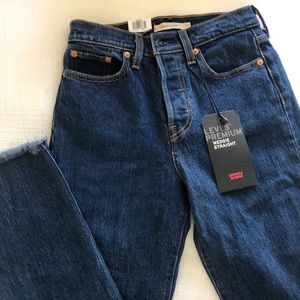 Levi wedgie straight jeans